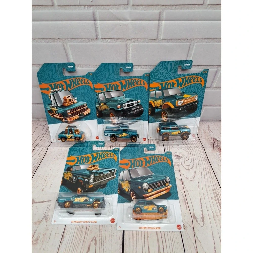 Hot Wheels Set 1-5 Cars, 2024 Pearl & Chrome 56th Anniversary (No Chase) HWH54